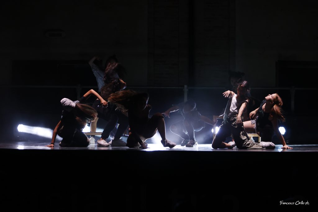 Lezione di hip hop nella sede OFFART di Rimini